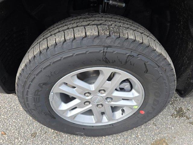 new 2025 Jeep Grand Cherokee car, priced at $36,415