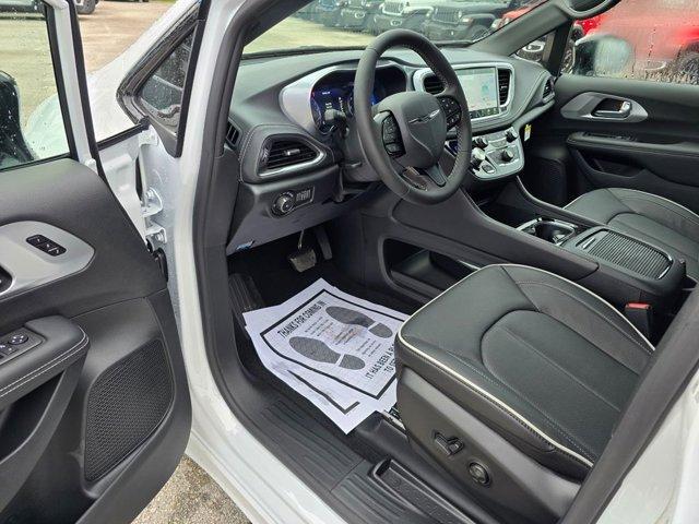 new 2026 Chrysler Pacifica car, priced at $44,760