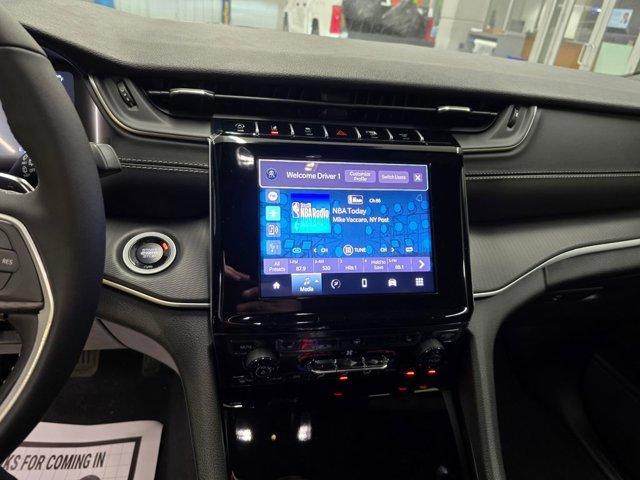 new 2025 Jeep Grand Cherokee car, priced at $33,425