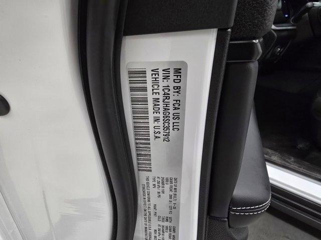 new 2025 Jeep Grand Cherokee car, priced at $35,575