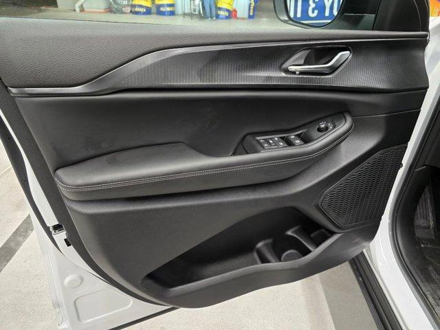 new 2025 Jeep Grand Cherokee car, priced at $35,575