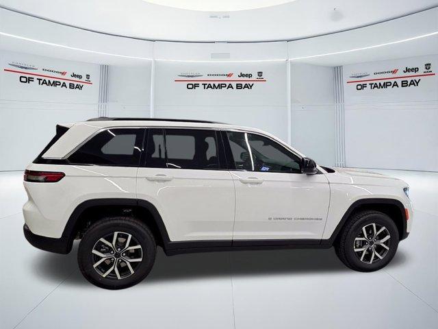 new 2027 Jeep Grand Cherokee car, priced at $40,035