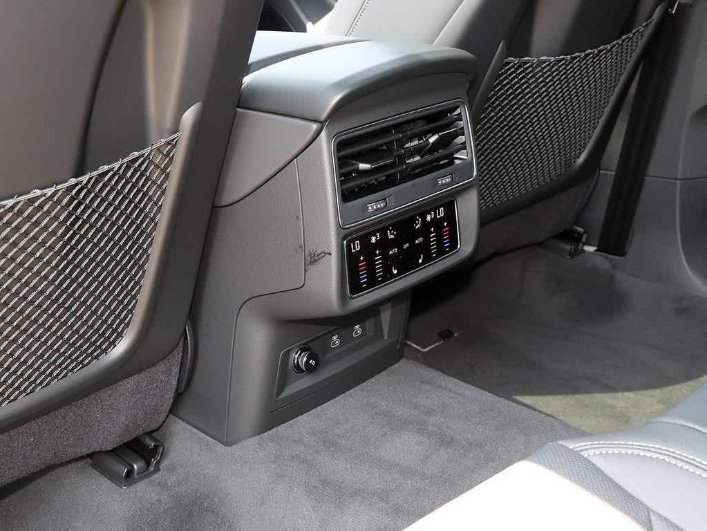 new 2025 Audi Q8 car, priced at $79,372