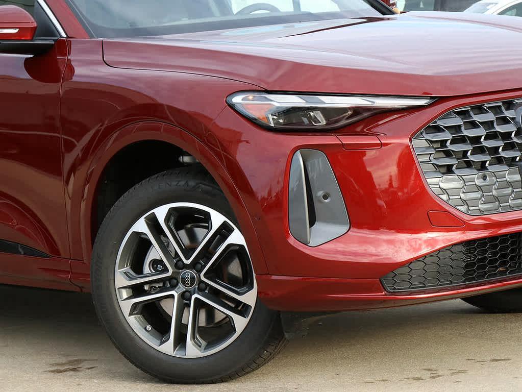 new 2025 Audi Q5 car, priced at $51,616