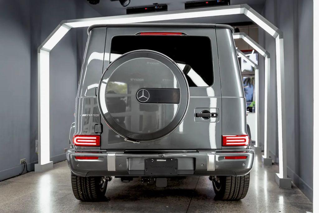 Mercedes-Benz G-Class view 6