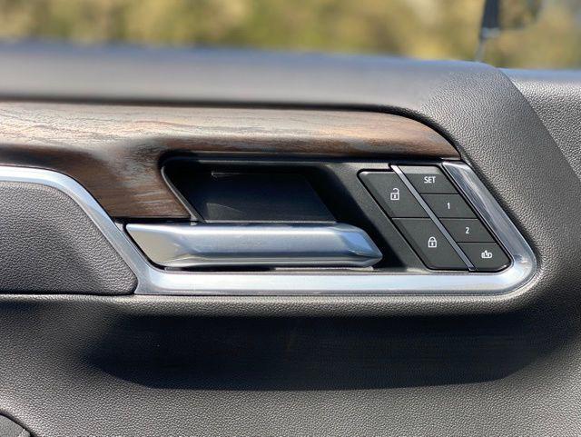 used 2025 GMC Sierra 1500 car, priced at $46,998