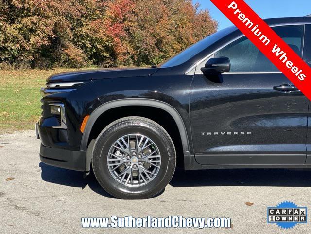 used 2024 Chevrolet Traverse car, priced at $34,998