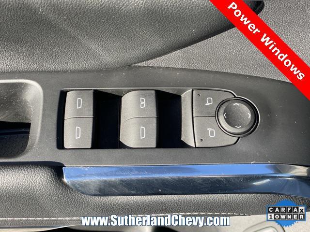 used 2024 Chevrolet Traverse car, priced at $34,998