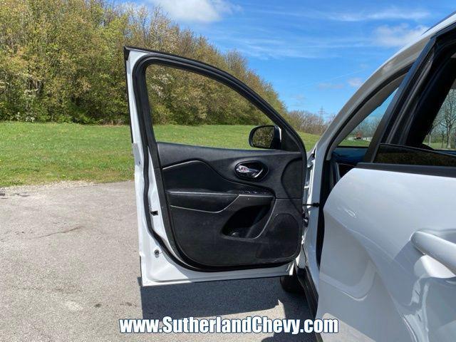 used 2021 Jeep Cherokee car, priced at $14,998