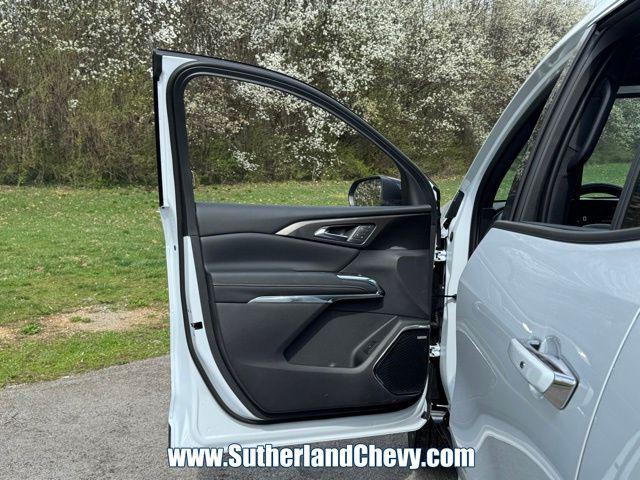 new 2026 Chevrolet Traverse car, priced at $60,065