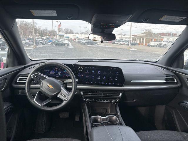 used 2025 Chevrolet Traverse car, priced at $34,952