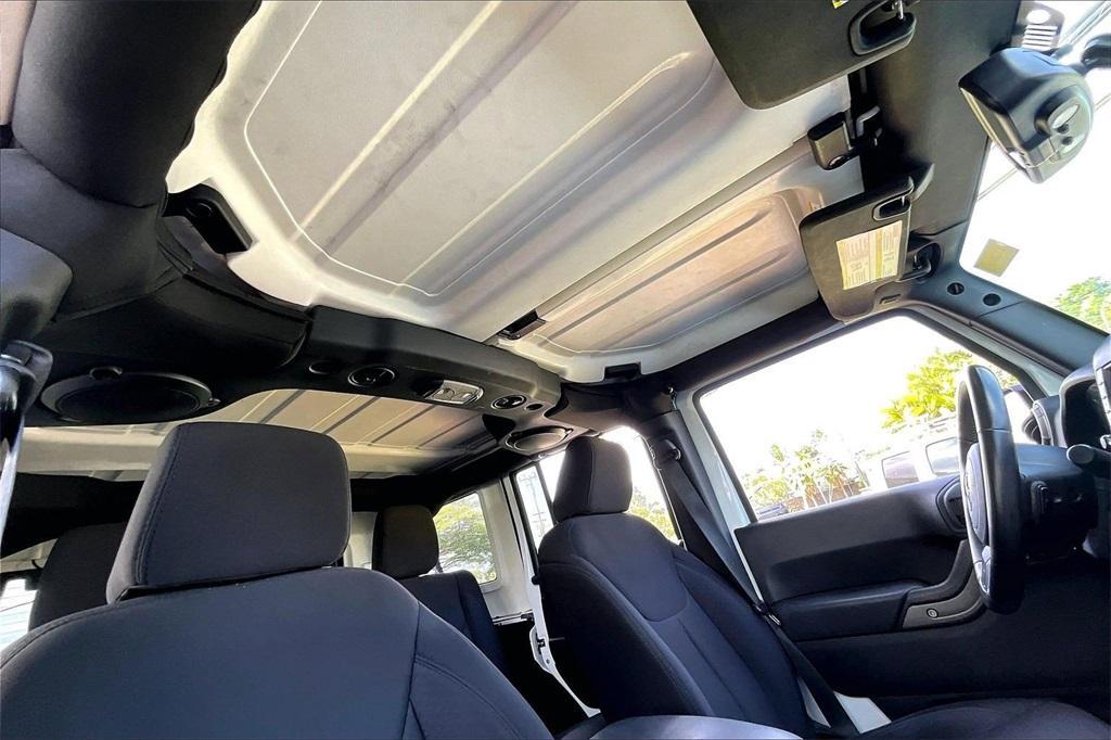 used 2014 Jeep Wrangler Unlimited car, priced at $14,995