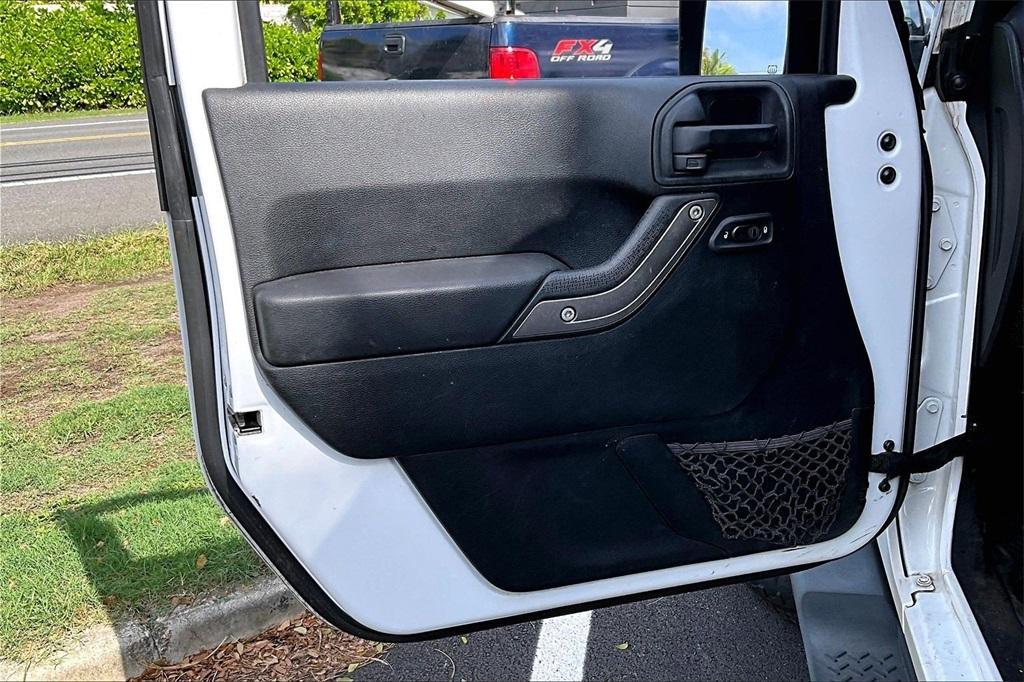 used 2014 Jeep Wrangler Unlimited car, priced at $14,995