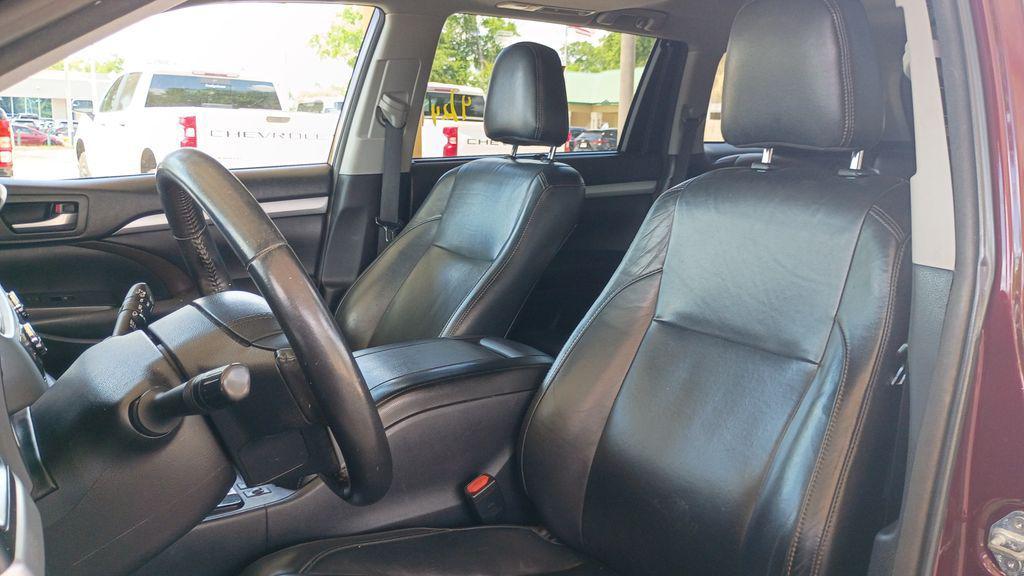used 2018 Toyota Highlander car