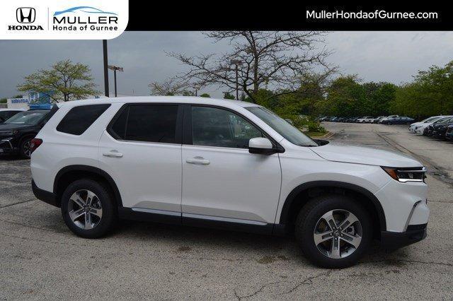 new 2025 Honda Pilot car, priced at $45,247