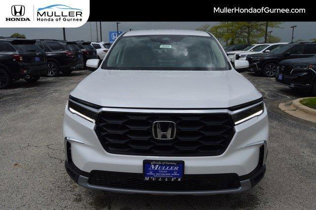 new 2025 Honda Pilot car, priced at $45,247