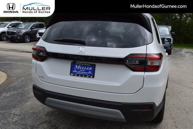 new 2025 Honda Pilot car, priced at $45,247