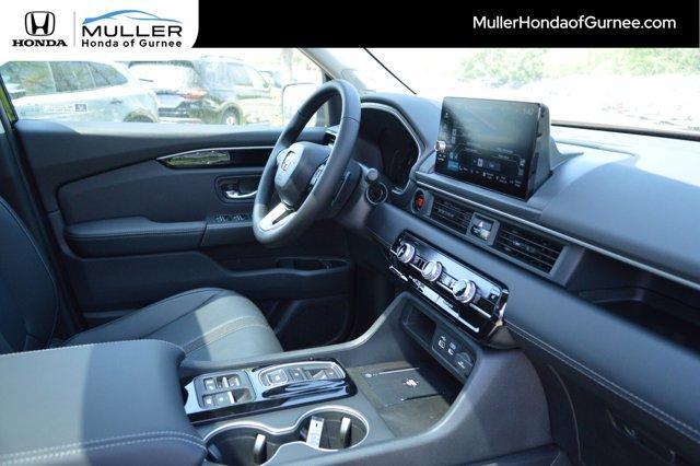 new 2025 Honda Pilot car, priced at $52,280