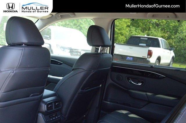 new 2025 Honda Pilot car, priced at $52,280