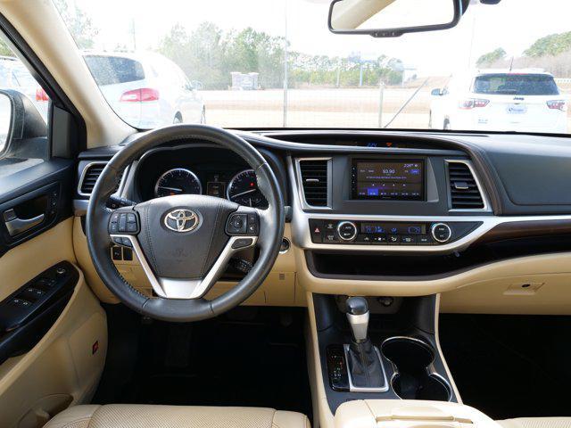 used 2016 Toyota Highlander car, priced at $18,900