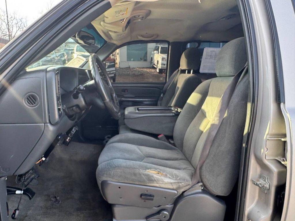 used 2004 Chevrolet Silverado 2500 car, priced at $10,900