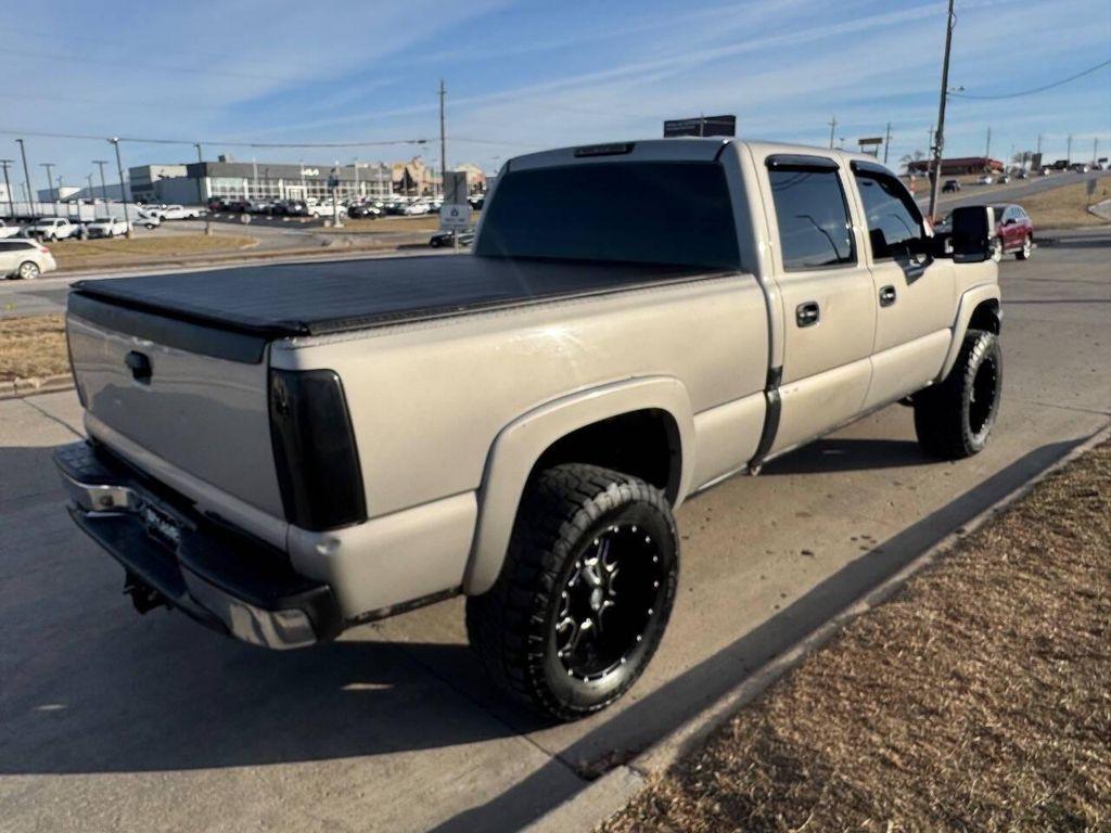 used 2004 Chevrolet Silverado 2500 car, priced at $10,900