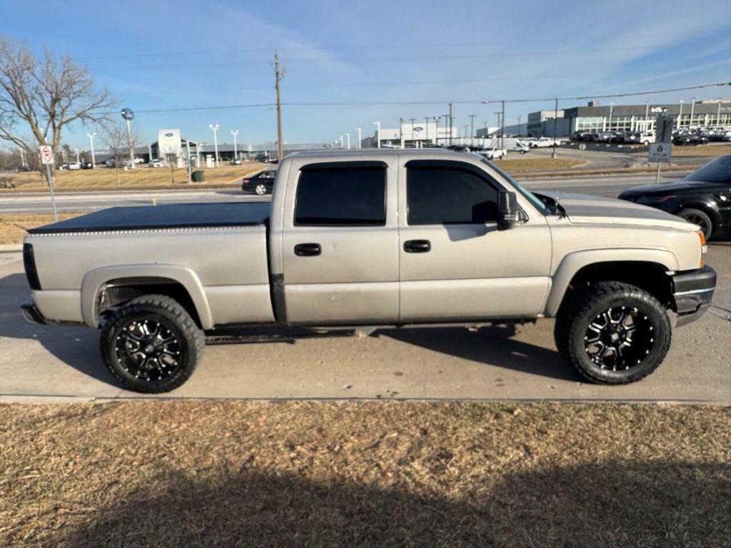 used 2004 Chevrolet Silverado 2500 car, priced at $10,900