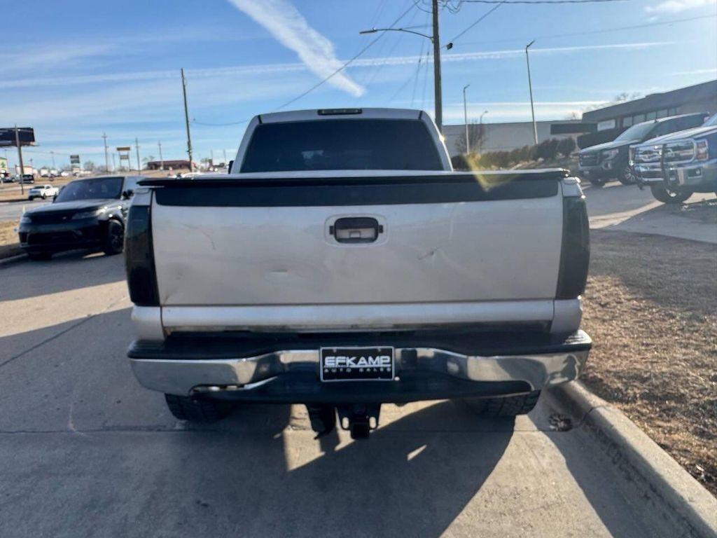 used 2004 Chevrolet Silverado 2500 car, priced at $10,900
