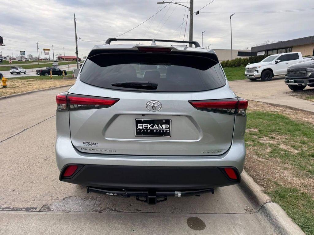 used 2020 Toyota Highlander car, priced at $28,900