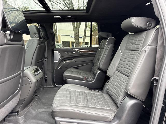 used 2024 Cadillac Escalade ESV car, priced at $86,467