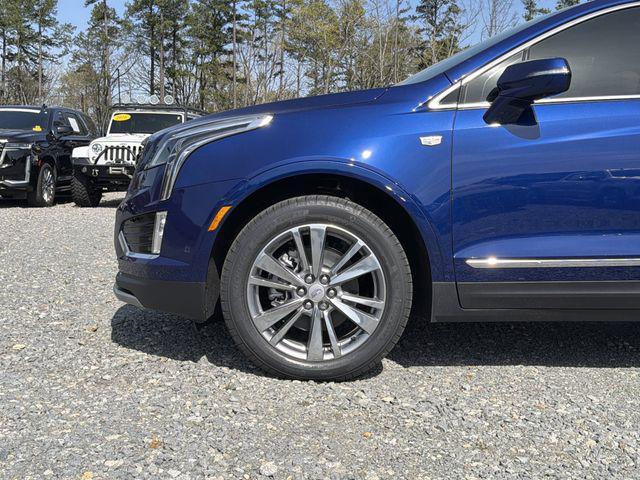 new 2026 Cadillac XT5 car, priced at $60,420
