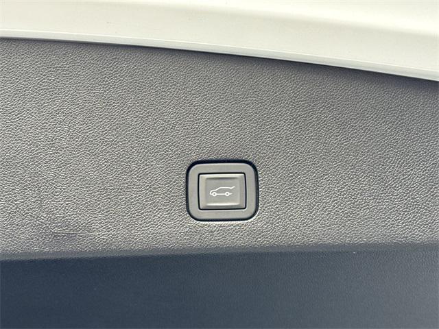 new 2025 Cadillac XT6 car, priced at $51,915