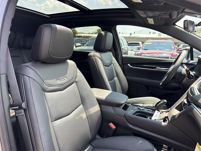 new 2025 Cadillac XT5 car, priced at $57,445