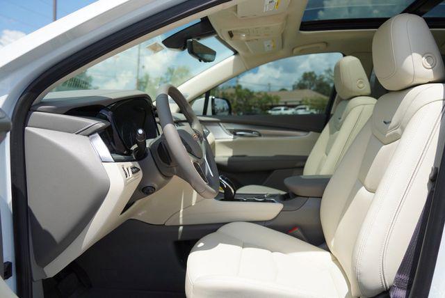 new 2025 Cadillac XT5 car, priced at $59,370