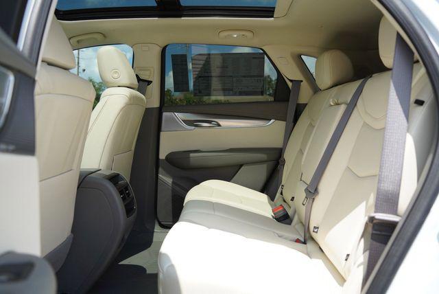 new 2025 Cadillac XT5 car, priced at $59,370