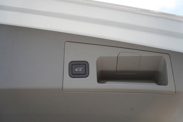 new 2025 Cadillac XT5 car, priced at $59,370