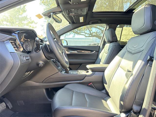 new 2025 Cadillac XT5 car, priced at $58,070