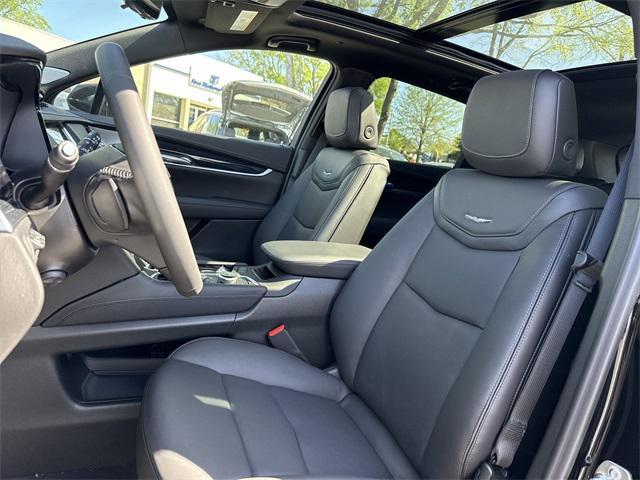 new 2025 Cadillac XT5 car, priced at $56,890