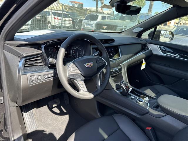 new 2025 Cadillac XT5 car, priced at $56,890