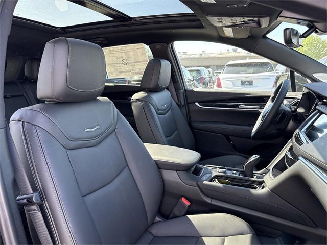 new 2025 Cadillac XT5 car, priced at $56,890