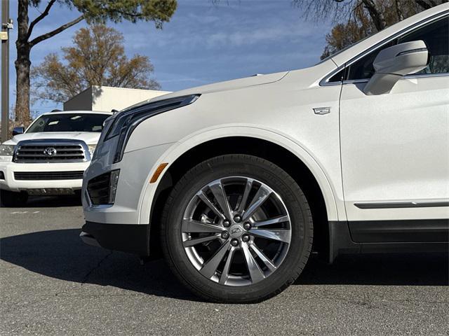 new 2025 Cadillac XT5 car, priced at $55,135