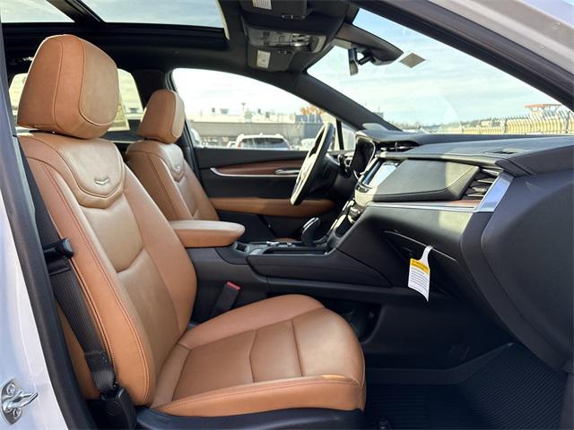 new 2025 Cadillac XT5 car, priced at $55,135