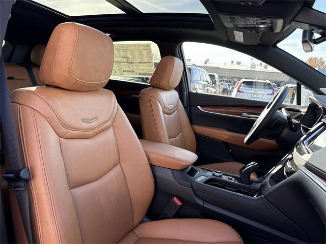 new 2025 Cadillac XT5 car, priced at $55,135