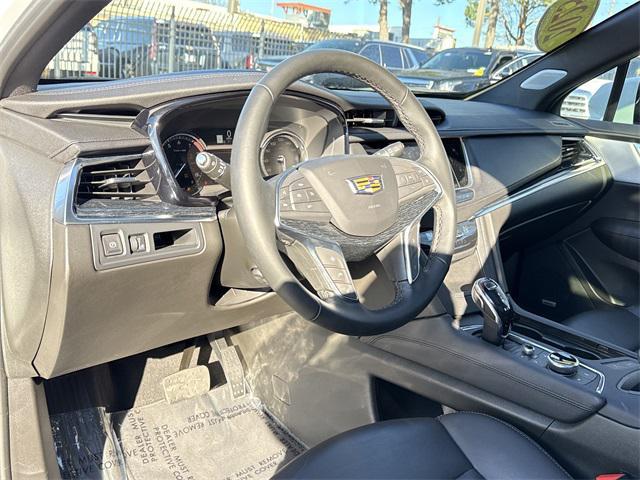 used 2025 Cadillac XT5 car, priced at $42,700