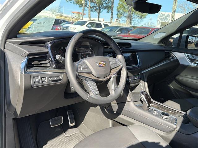 used 2022 Cadillac XT5 car, priced at $36,270