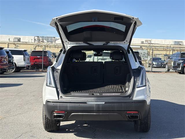 used 2022 Cadillac XT5 car, priced at $36,270