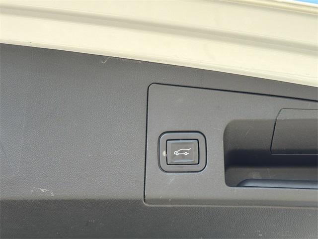 used 2022 Cadillac XT5 car, priced at $36,270