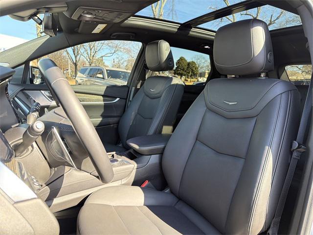 used 2022 Cadillac XT5 car, priced at $36,270