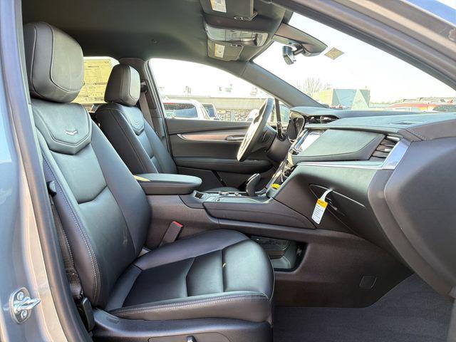 new 2026 Cadillac XT5 car, priced at $46,990