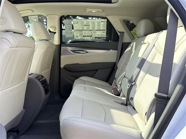 new 2025 Cadillac XT5 car, priced at $56,148